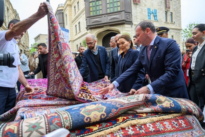 Bakou: l’exposition "Le Tapis de Rabat, tout un art", un bel hommage au savoir-faire artisanal ancestral et au dialogue interculturel