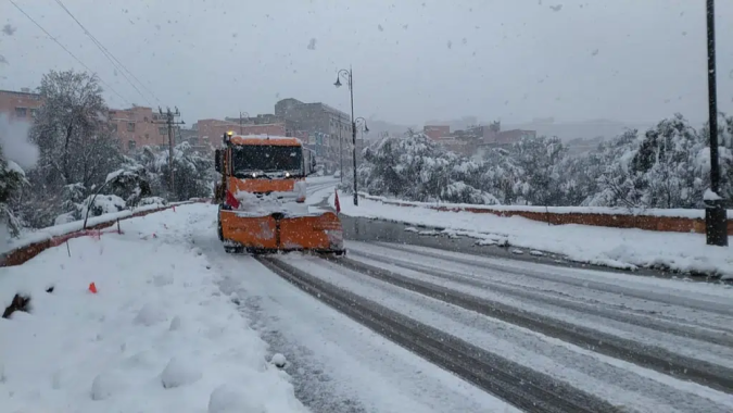 Province de Béni Mellal : Mobilisation continue pour assurer la réouverture des routes enneigées