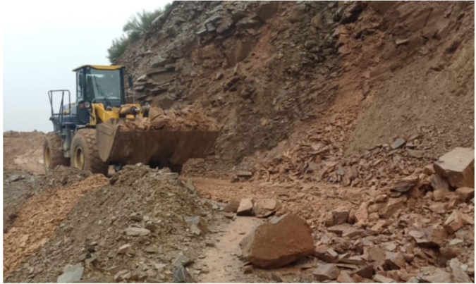 إقليم الحوز: جهود مكثفة تعيد فتح المحاور الطرقية المتضررة بفعل التساقطات المطرية والرعدية