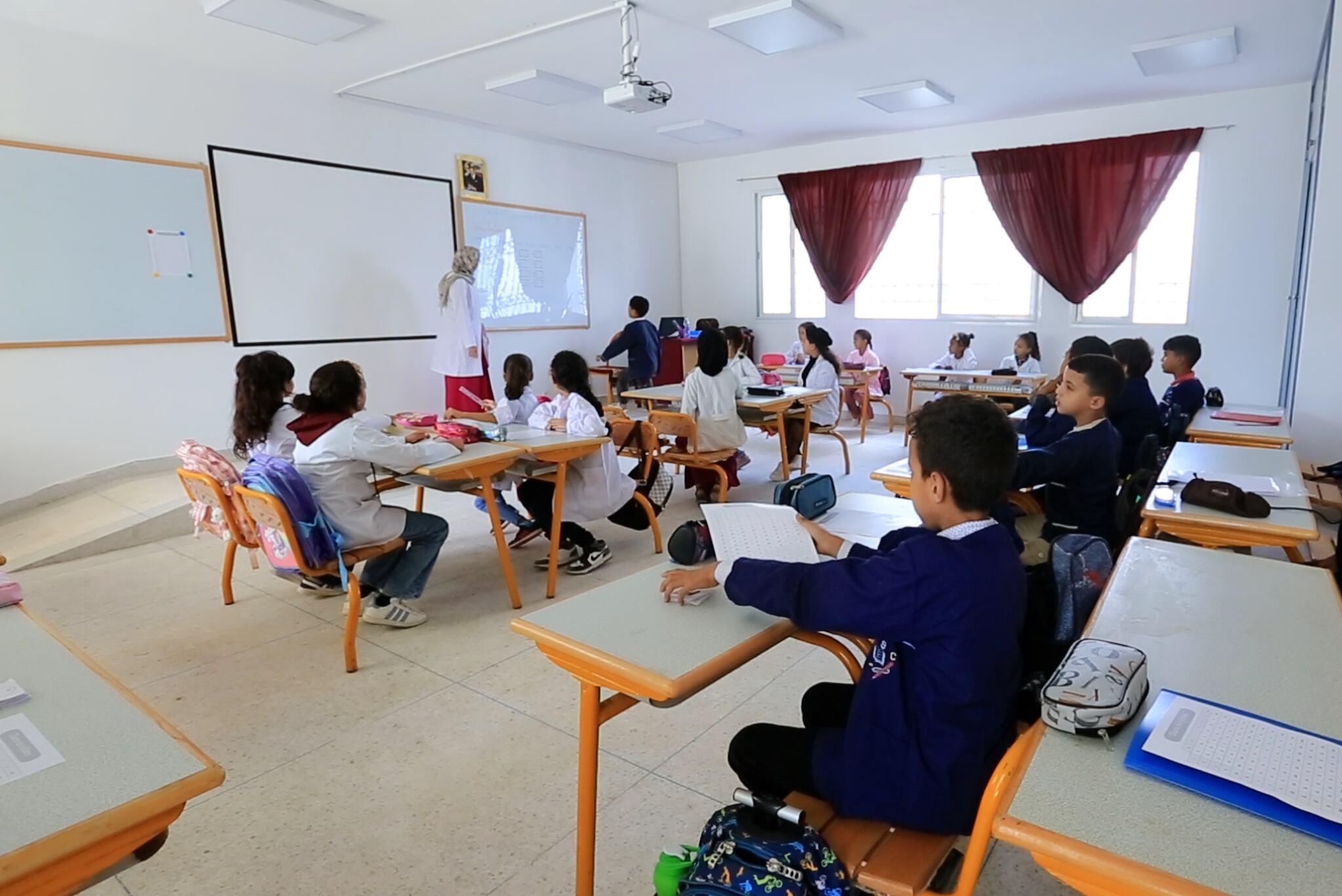 "Écoles Pionnières" : M. Berrada visite des établissements scolaires à Casablanca