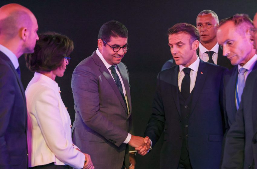 Le Président français échange à Rabat avec de jeunes talents marocains de jeux vidéo et de l'E-sport