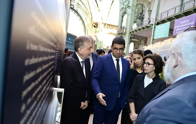 Bensaid inaugura el pabellón de Marruecos, invitado de honor del Festival del Libro de París 2025