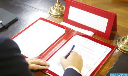 Signature d'une convention relative à la cession du Portail de la Transparence