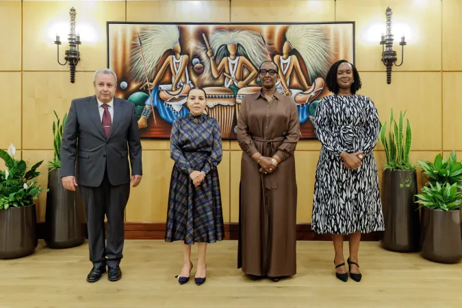 SAR la Princesa Lalla Asmaa y la Primera Dama de la República de Ruanda lanzan en Kigali la 5ª fase del programa «Unidos, nos oimos mejor» e inauguran el 1er Centro de Diagnóstico y Rehabilitación Auditiva del país