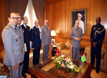  Sur Hautes instructions de SM le Roi, le Général de Corps d'Armée, Inspecteur Général des FAR et Commandant la Zone Sud reçoit le Chef d’Etat-Major des Forces Armées Togolaises