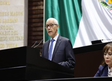 Le président de la Chambre des représentants prononce un discours devant la Chambre des députés du M